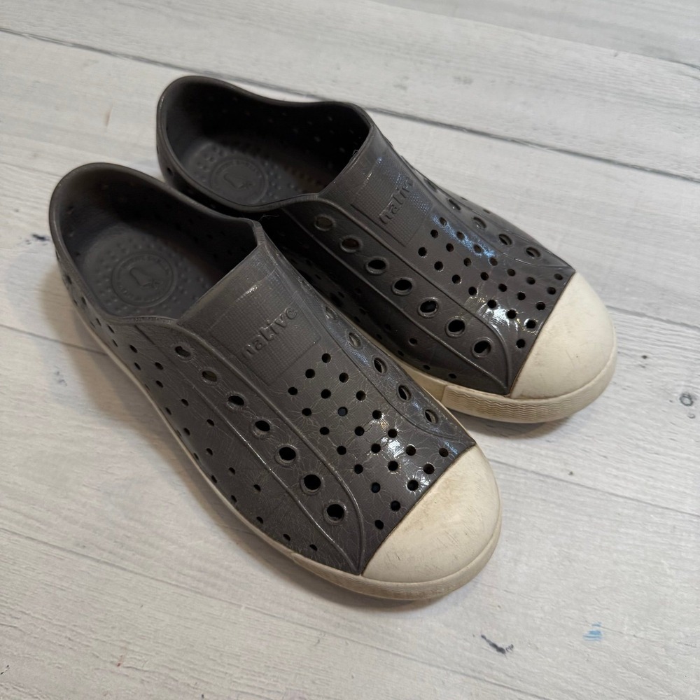 Native kids grey slip on shoes child size 13